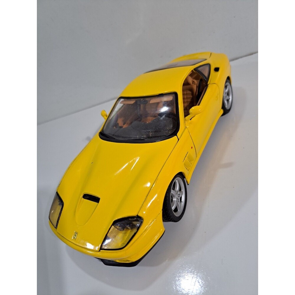 Maisto 1:18 Scale Die Cast Ferrari 550 Maranello Supercar - Picture 2 of 12